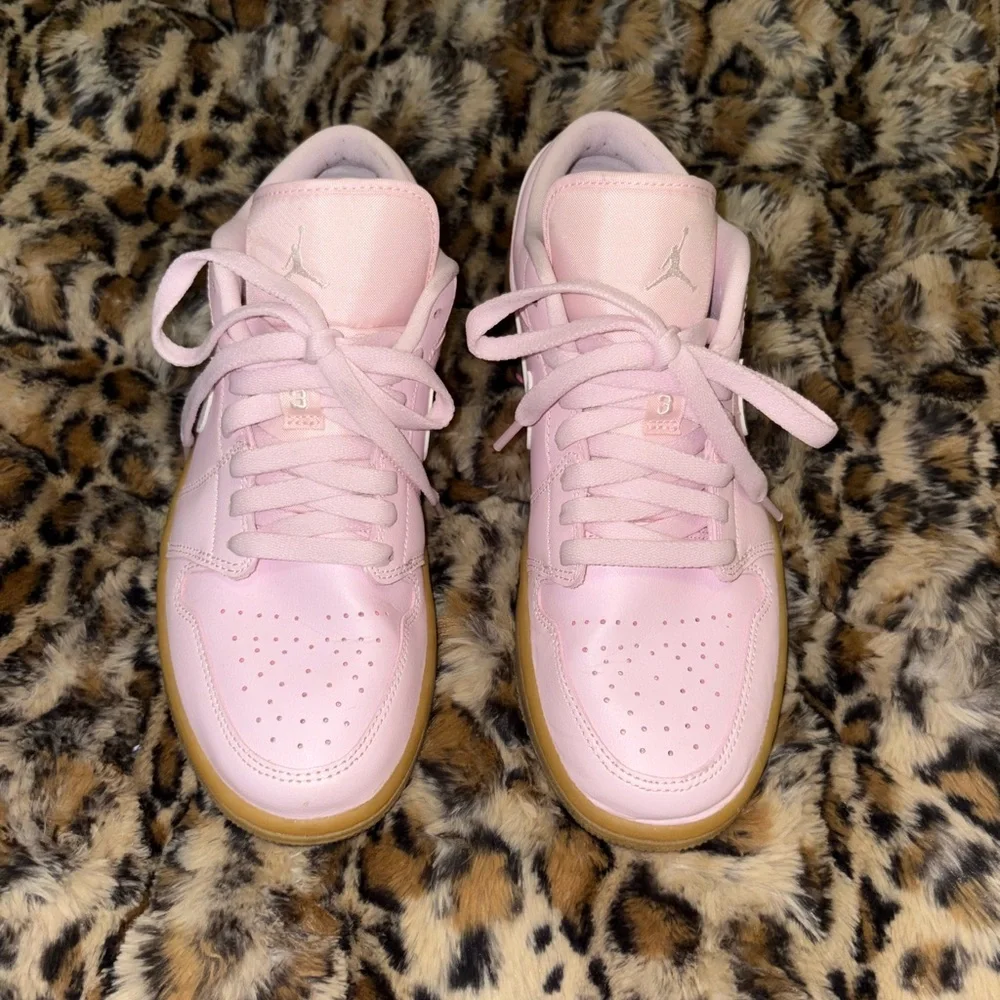 NIKE AIR JORDAN 1 LOWS! - Picture 2 of 8